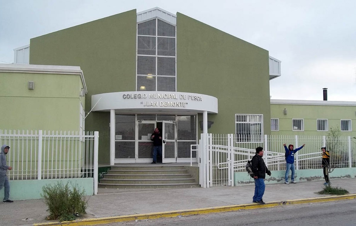 Allanamientos por amenazas contra escuela en Madryn