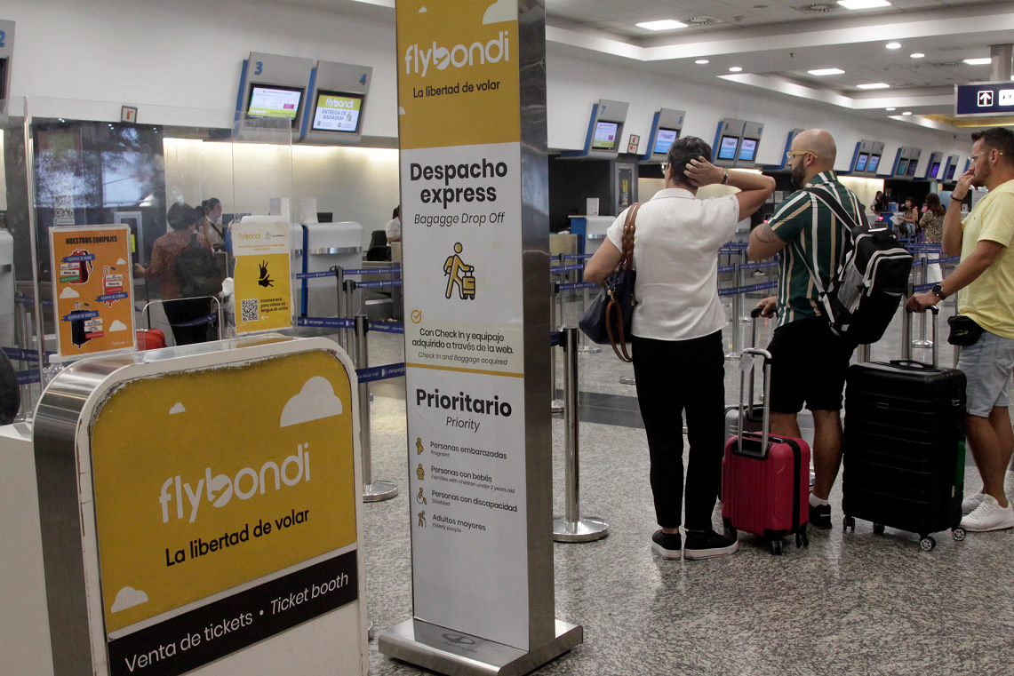 Flybondi enfrenta restricciones en Brasil por problemas operativos