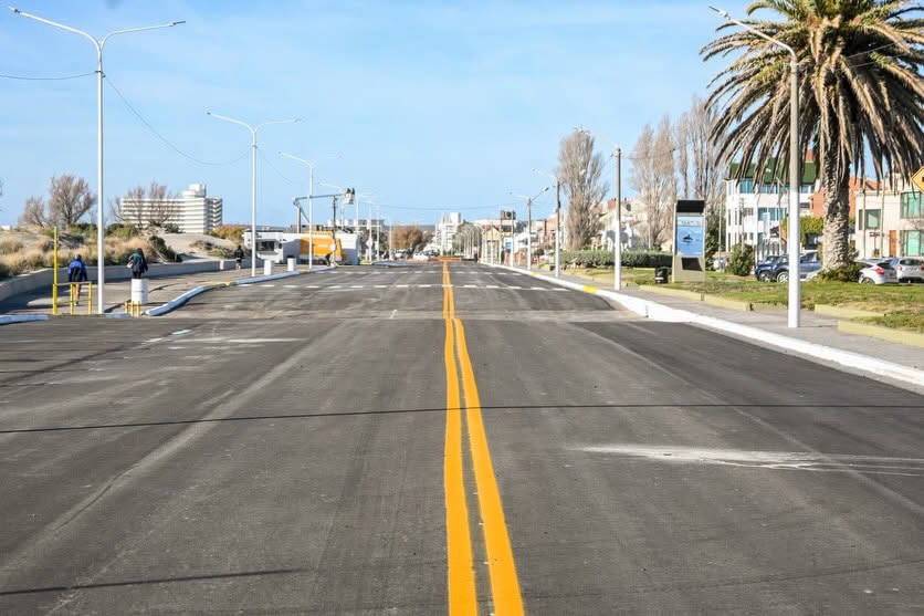 Torres y Sastre recorrieron el Boulevard Brown renovado