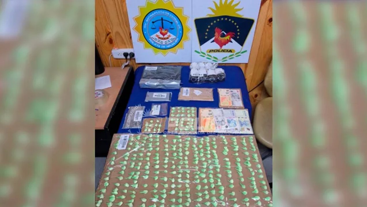 Desmantelan dos puntos de venta de droga en Cutral Co: 350 dosis de cocaína incautadas