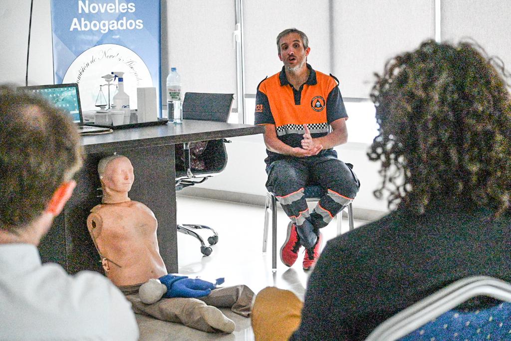 Invitan a una capacitación gratuita de RCP y DEA