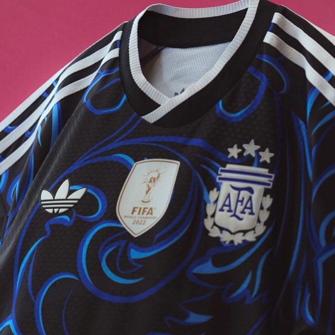 La Selección Argentina presentó su nueva camiseta alternativa para el Mundial 2026