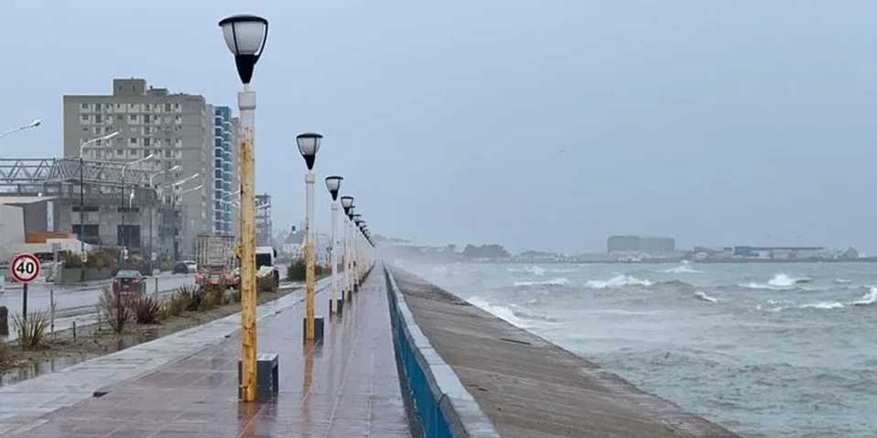 Comodoro Rivadavia y Rada Tilly enfrentan un domingo lluvioso y frío