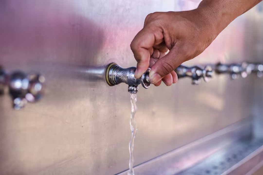 Restablecen el servicio de agua en siete barrios de Comodoro