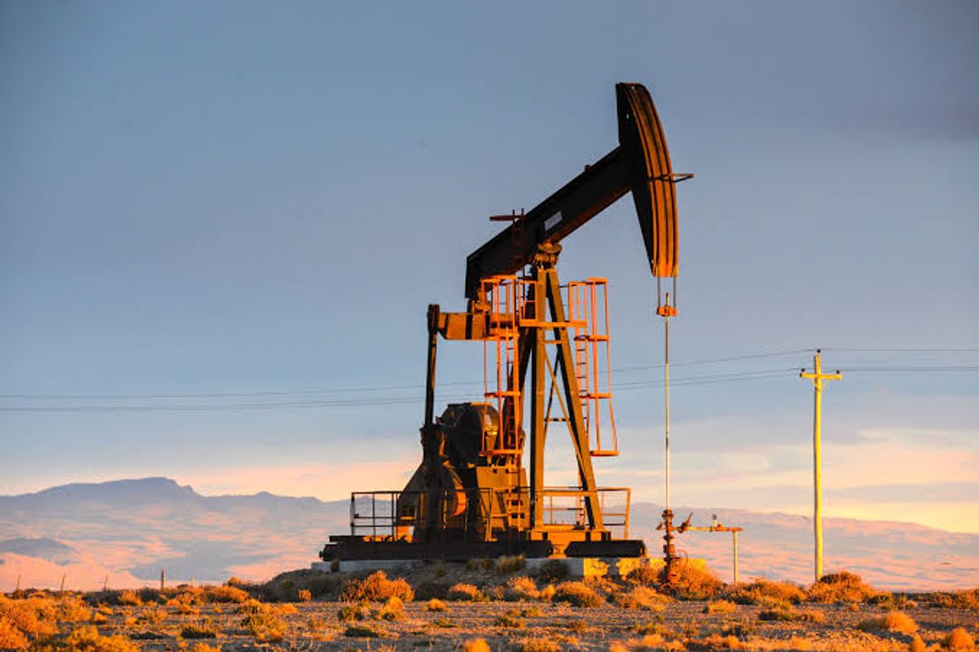 Acuerdo salarial en el sector petrolero chubutense, pero persiste la preocupación por el empleo