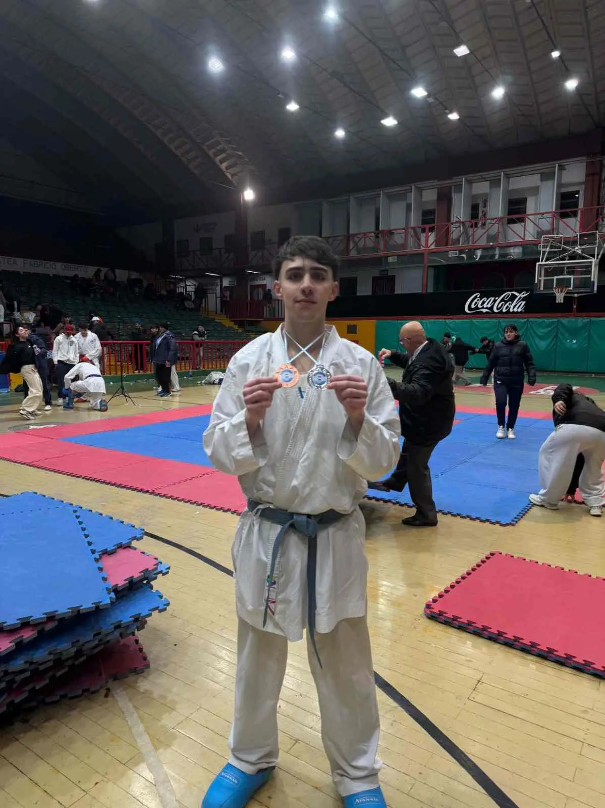 Deportistas chubutenses obtienen tres títulos y 12 medallas en torneo nacional de karate