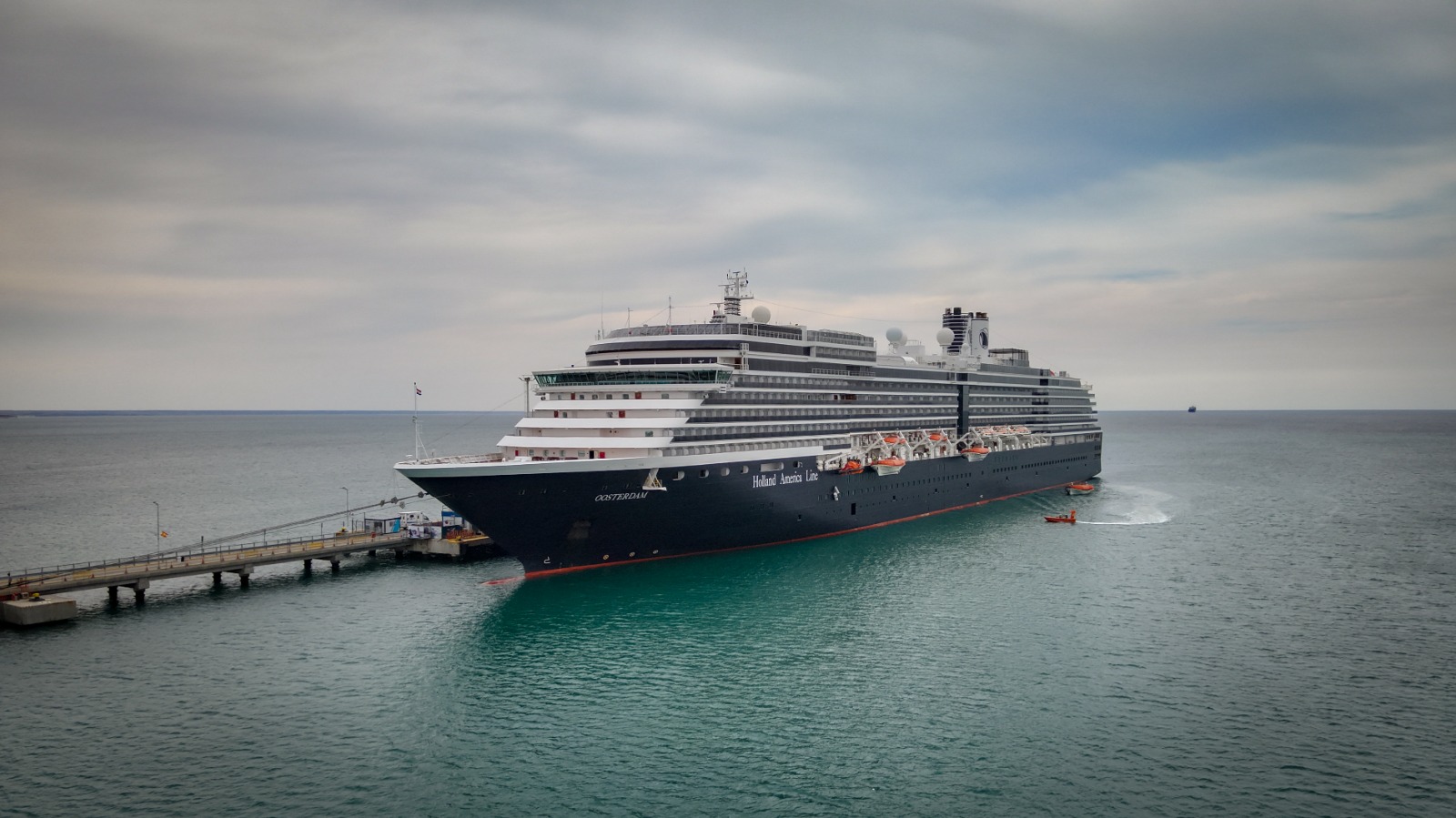 El crucero Oosterdam volvió a recalar en Puerto Madryn