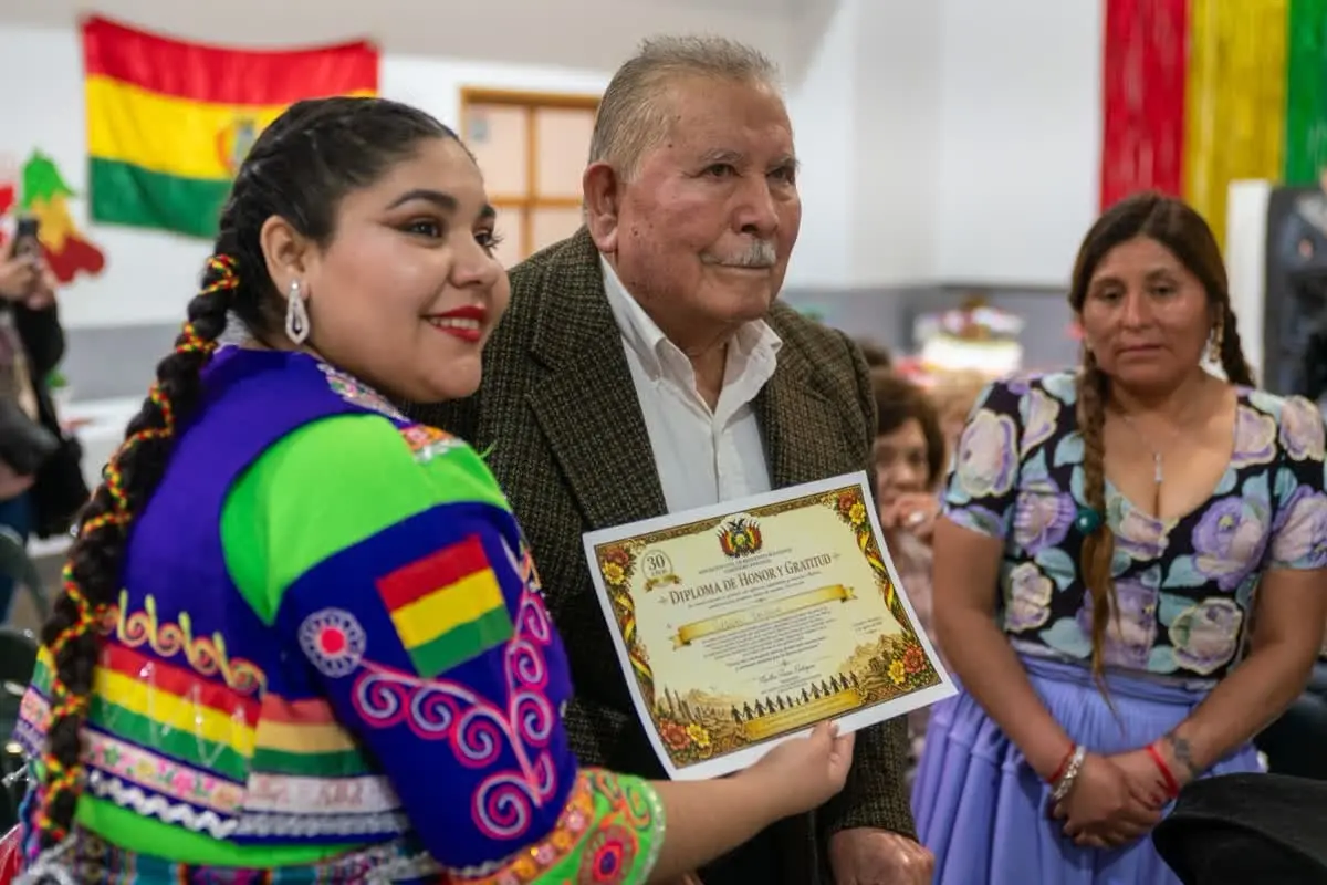 Comodoro Rivadavia celebró el 201° aniversario de la Independencia de Bolivia