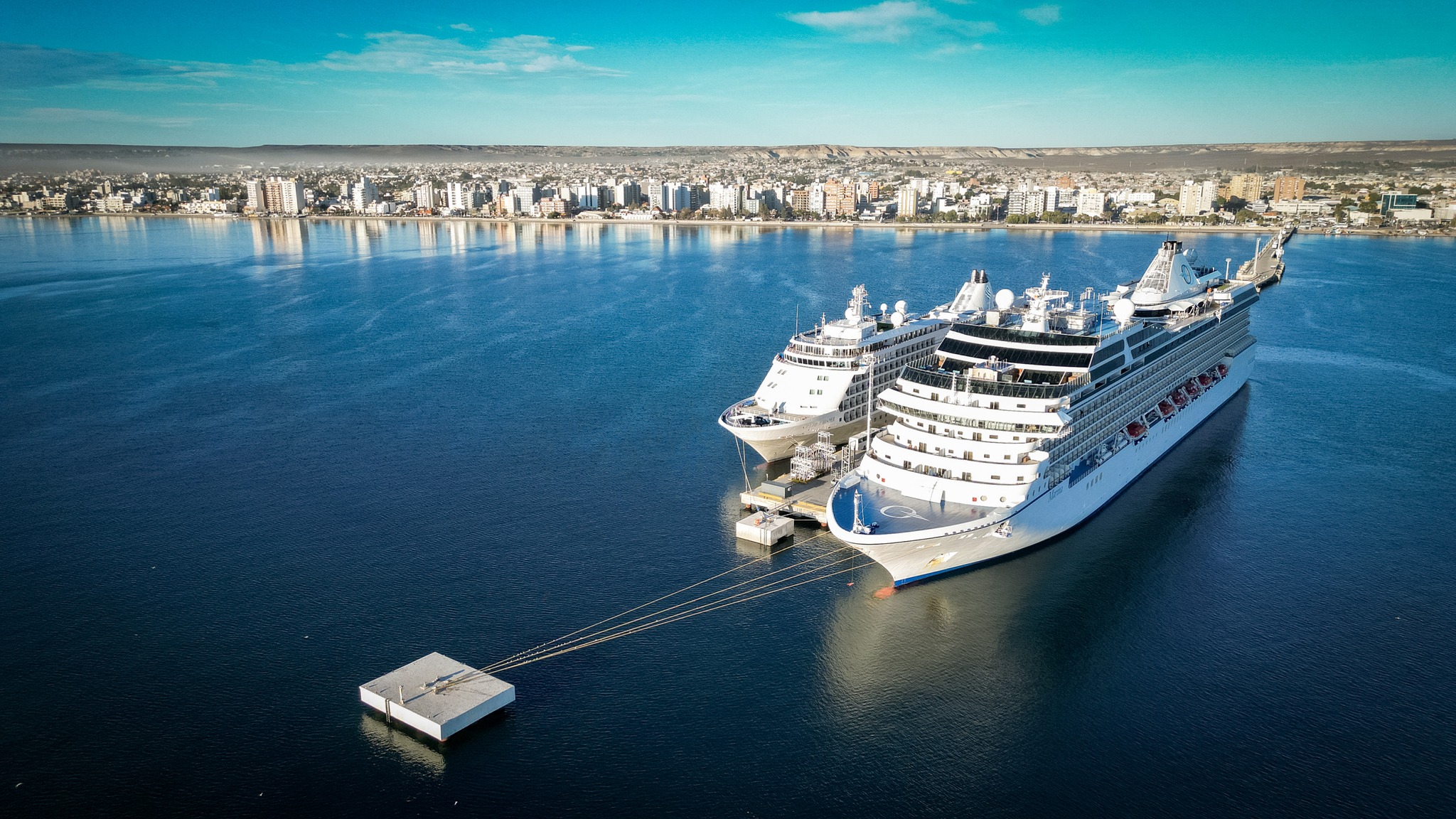 Doble arribo de cruceros en Puerto Madryn