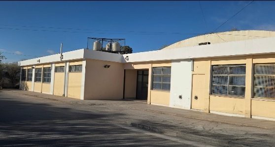 Familias reclaman el SUM prometido de la Escuela N° 7733