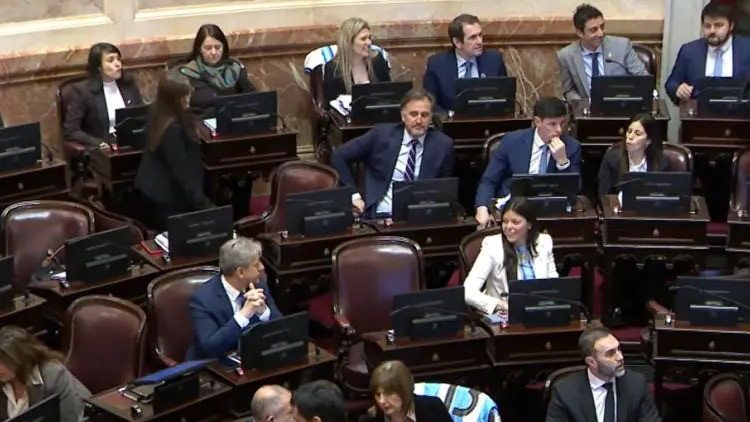 El Senado debate la Ley de Tierras tras alcanzar quórum