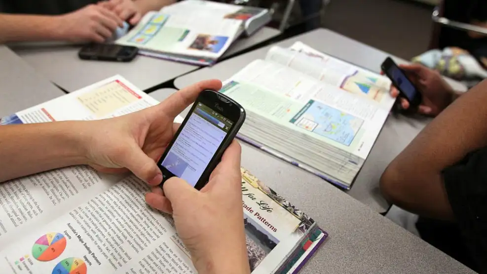 Dictarán un curso gratuito de alfabetización del celular en el punto digital