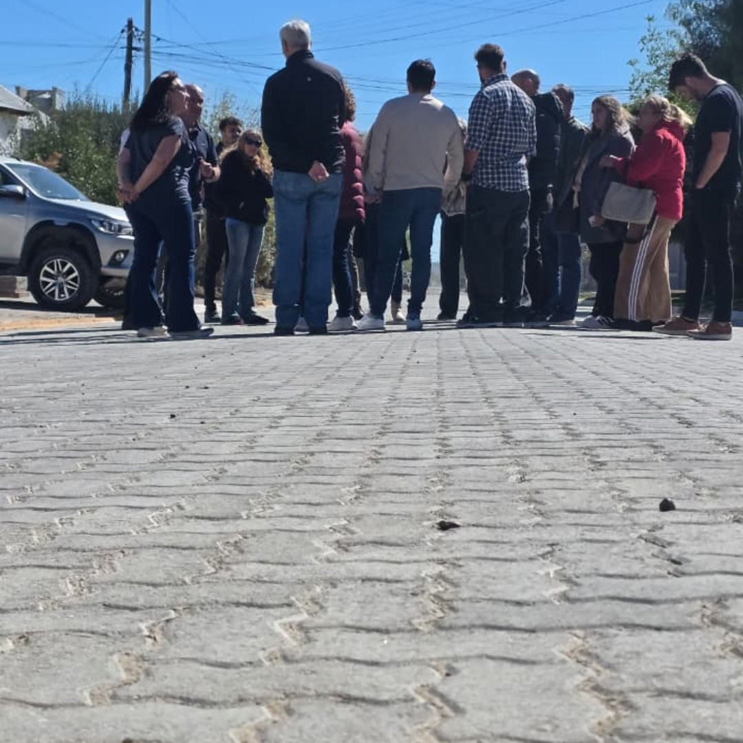 Plan mixto de adoquinado suma calles y consolida mejoras en barrios de Madryn