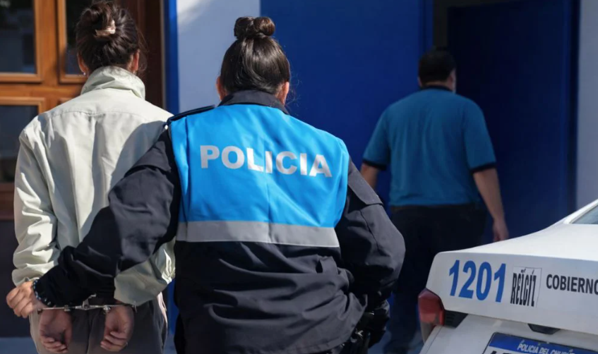 Detienen a una mujer con pedido de captura en pleno centro de Madryn