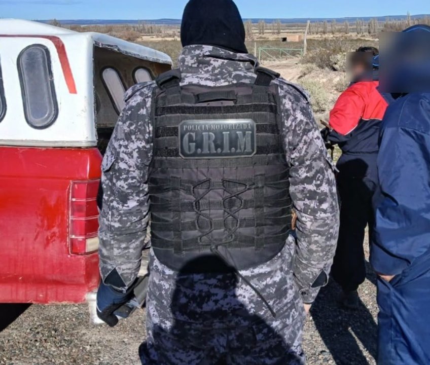 Detienen a dos personas en Ruta 25 por transportar carne de guanaco ilegalmente